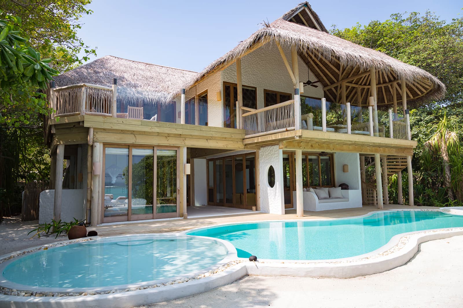 Three Bedroom Beach Retreat With Pool