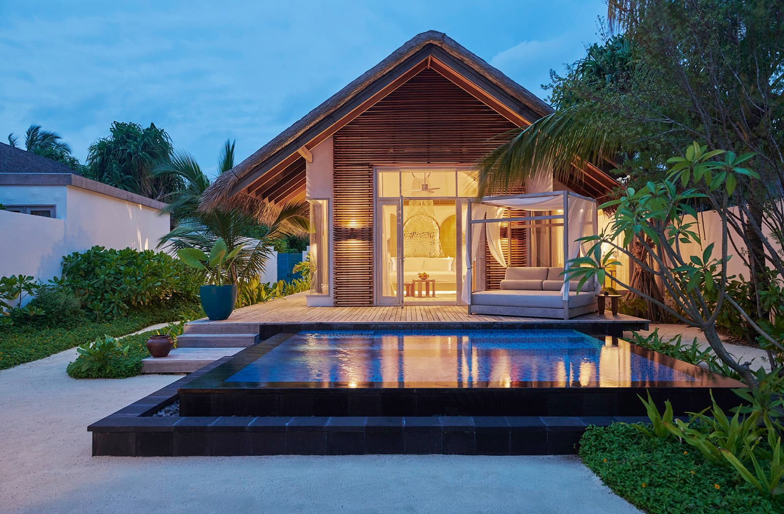 Deluxe Beach Sunset Villa With Private Pool